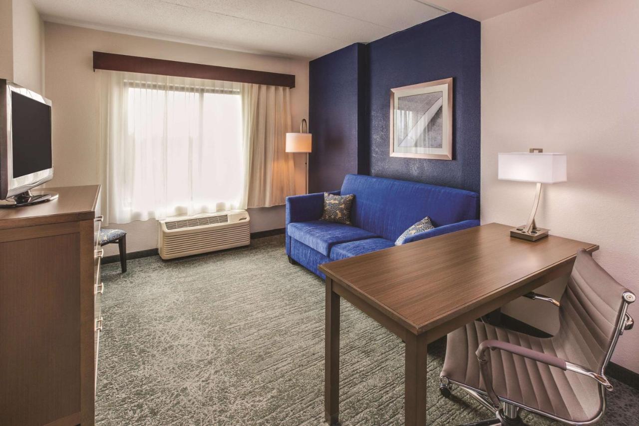 La Quinta By Wyndham Philadelphia Airport Hotel Essington Bagian luar foto