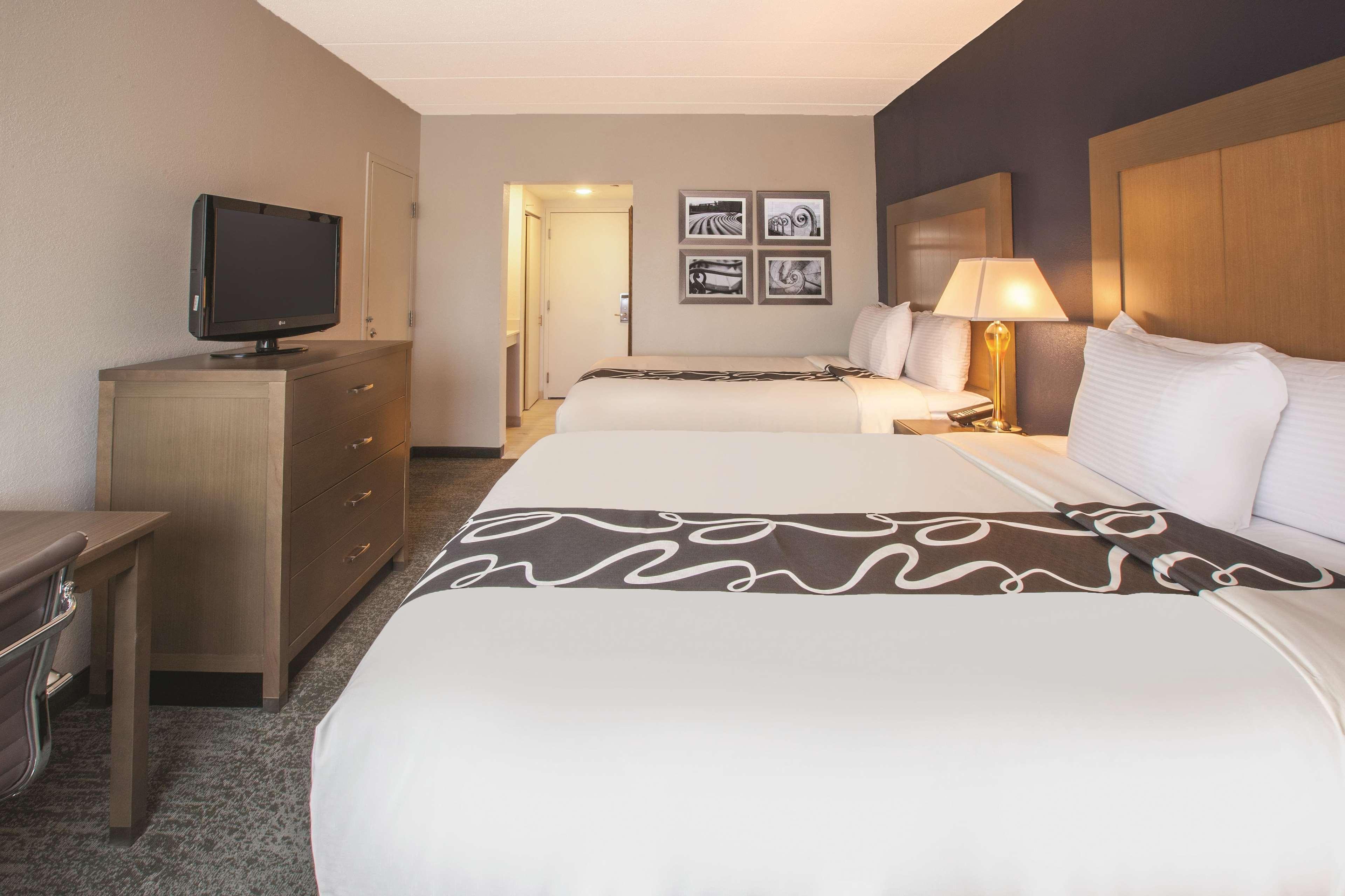 La Quinta By Wyndham Philadelphia Airport Hotel Essington Bagian luar foto