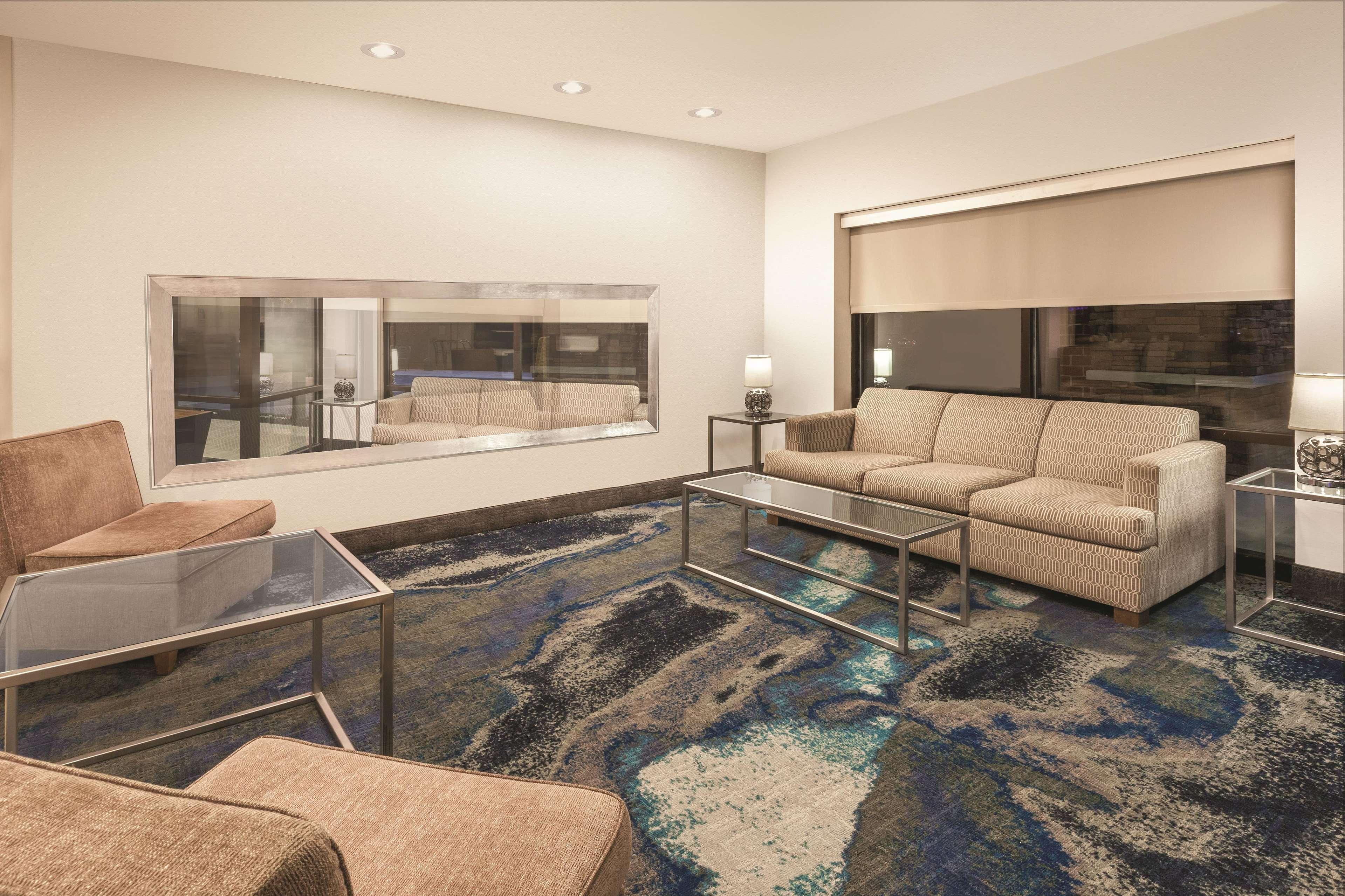La Quinta By Wyndham Philadelphia Airport Hotel Essington Bagian luar foto
