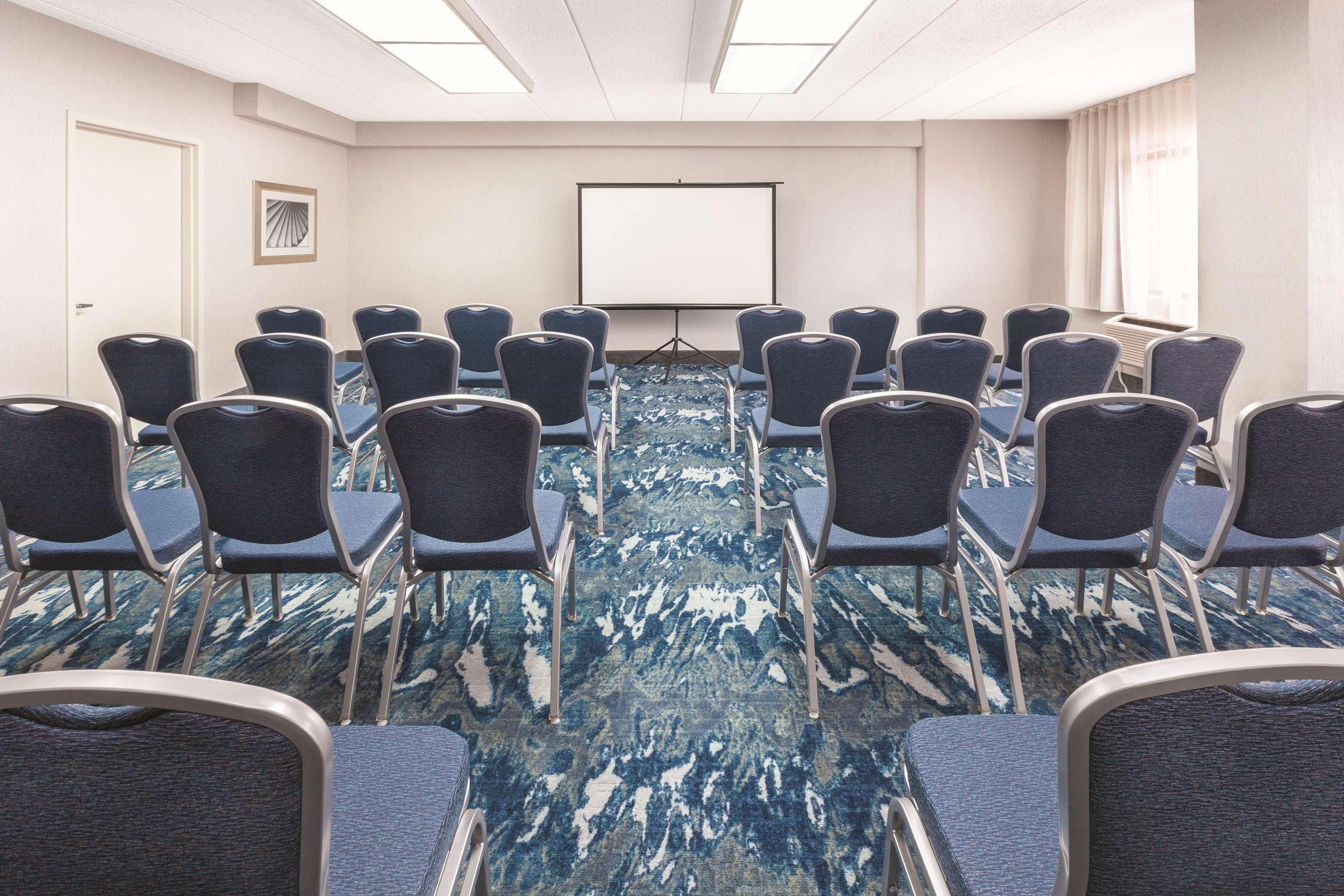 La Quinta By Wyndham Philadelphia Airport Hotel Essington Bagian luar foto
