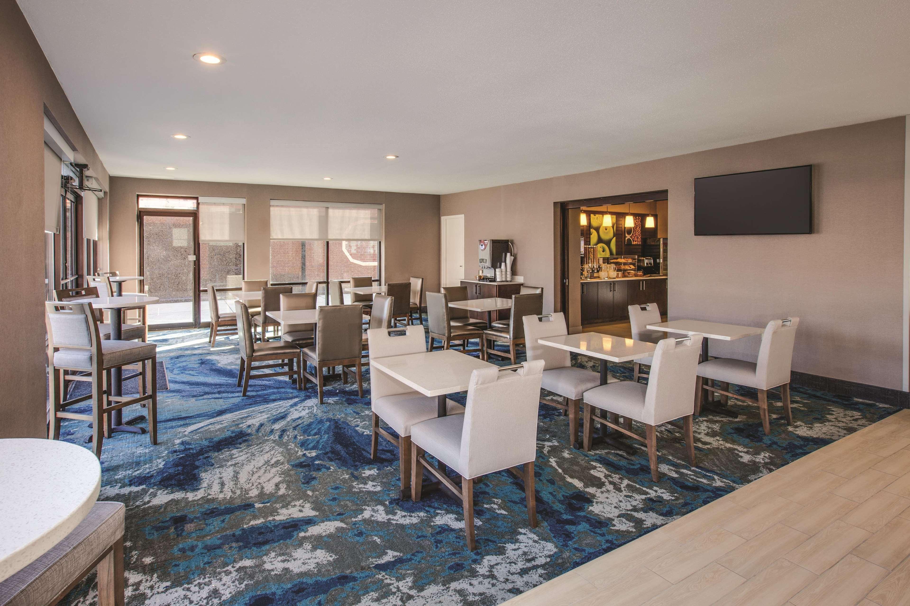 La Quinta By Wyndham Philadelphia Airport Hotel Essington Bagian luar foto