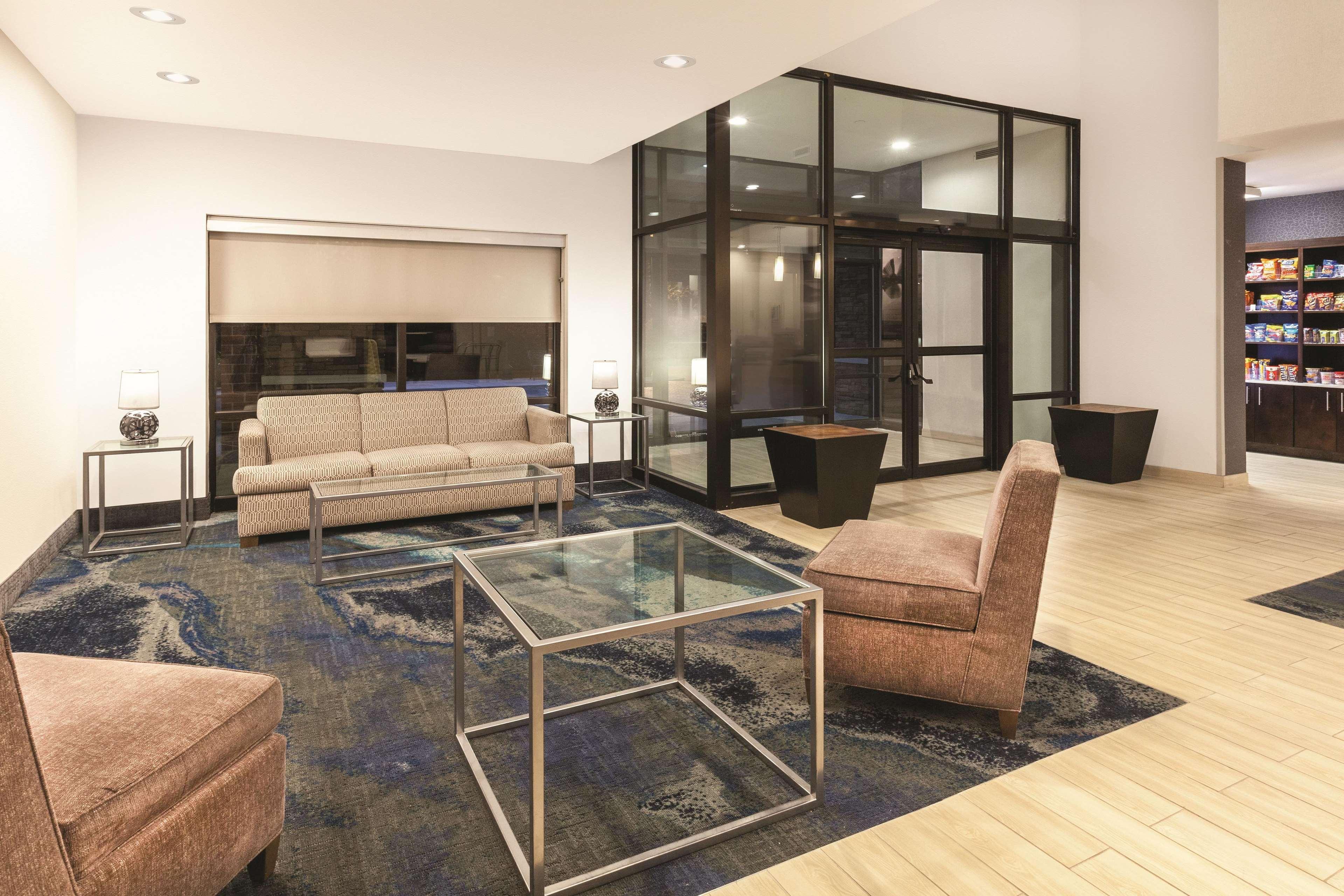 La Quinta By Wyndham Philadelphia Airport Hotel Essington Bagian luar foto