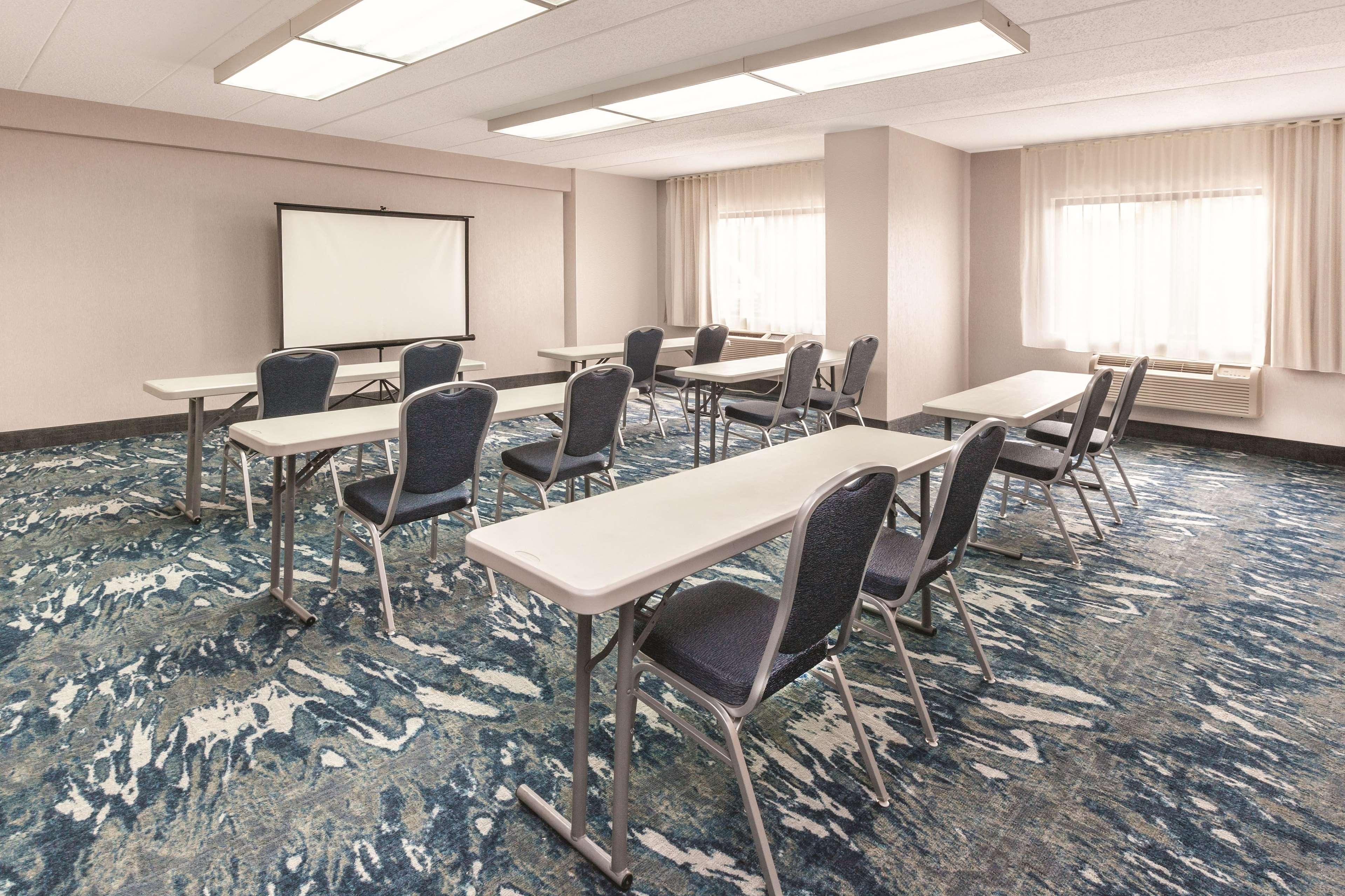 La Quinta By Wyndham Philadelphia Airport Hotel Essington Bagian luar foto