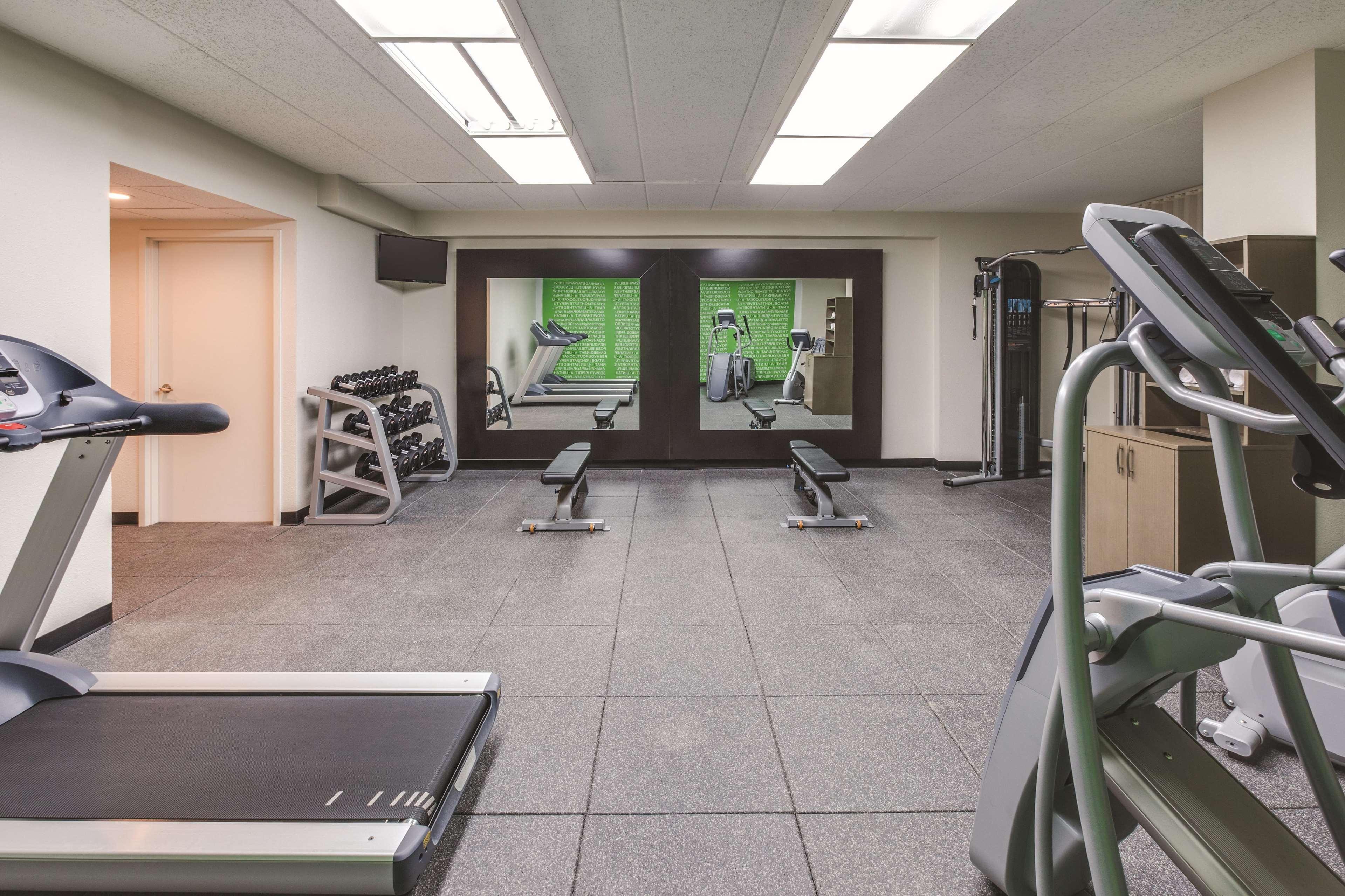 La Quinta By Wyndham Philadelphia Airport Hotel Essington Bagian luar foto