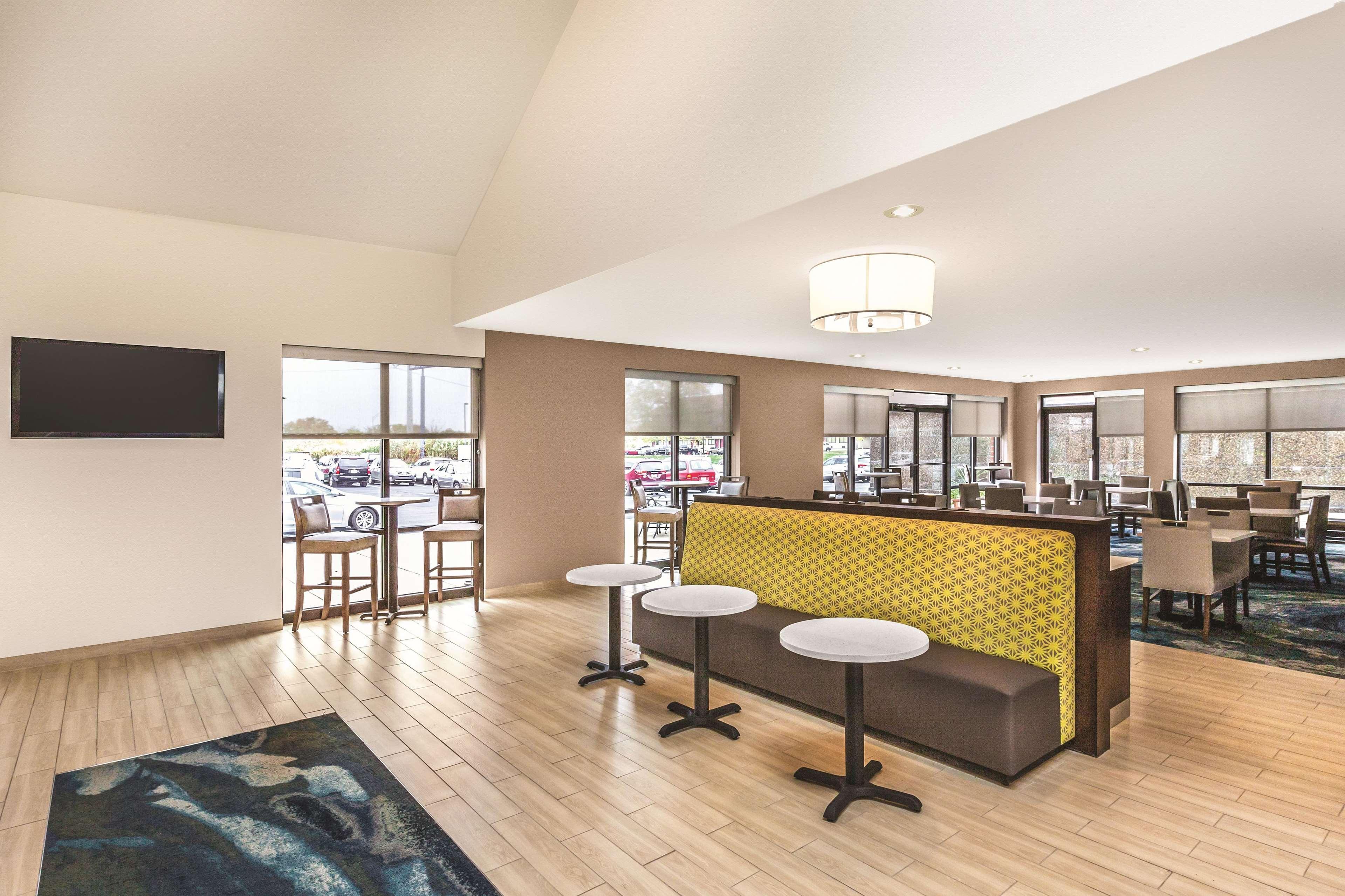 La Quinta By Wyndham Philadelphia Airport Hotel Essington Bagian luar foto