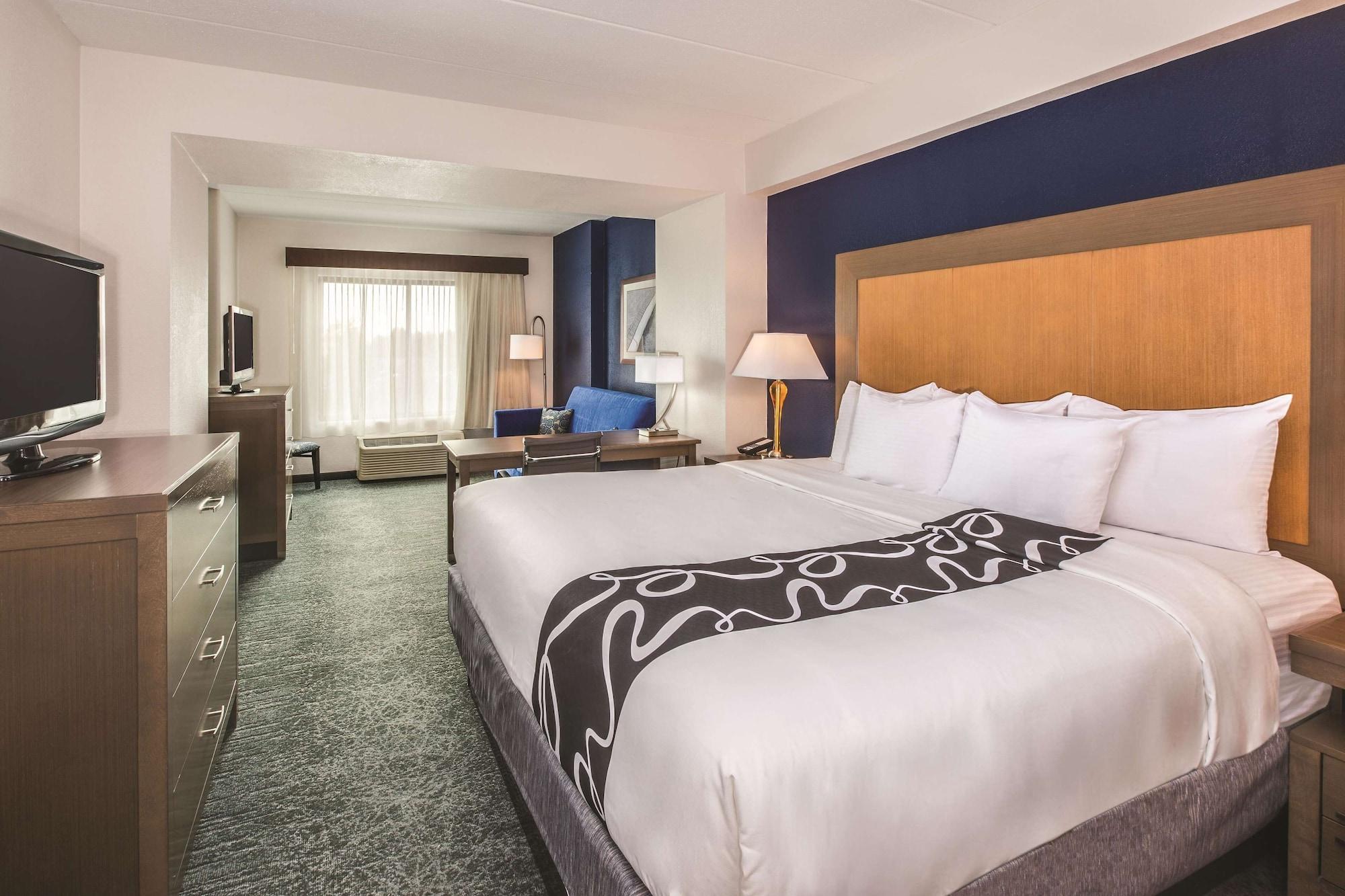 La Quinta By Wyndham Philadelphia Airport Hotel Essington Bagian luar foto